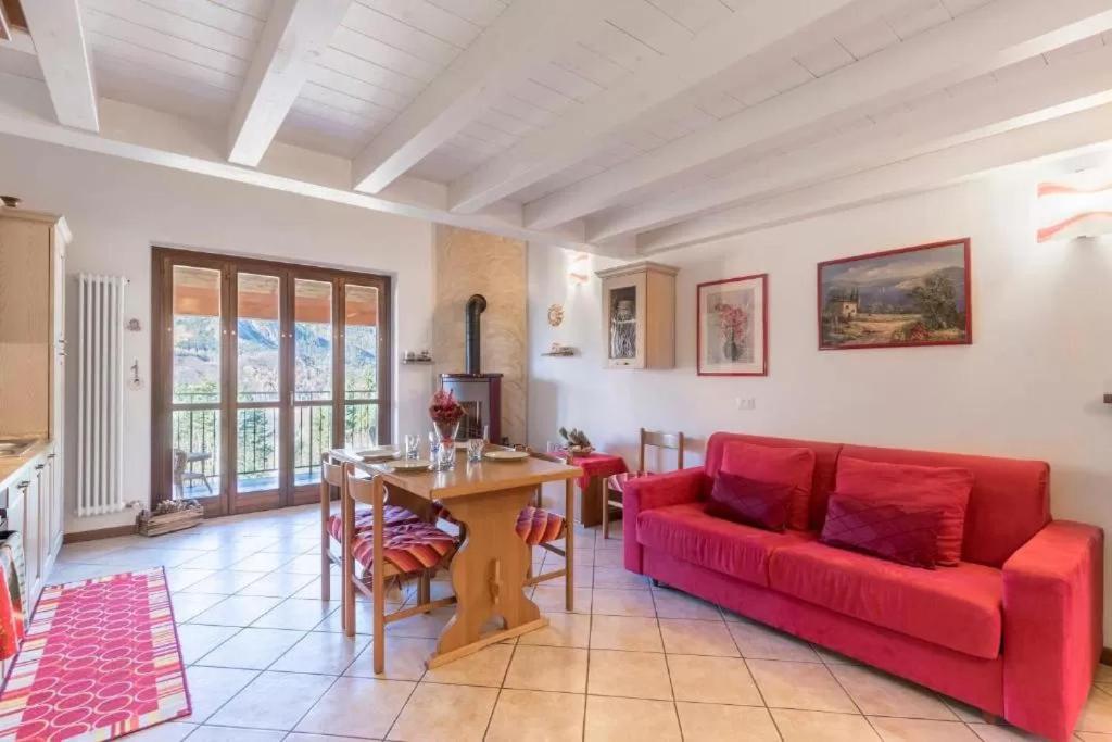 Casa Vacanze Rosalba Ferrara di Monte Baldo Екстер'єр фото