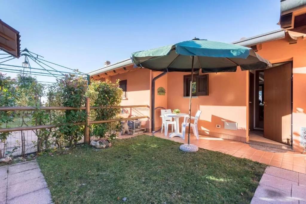 Casa Vacanze Rosalba Ferrara di Monte Baldo Екстер'єр фото
