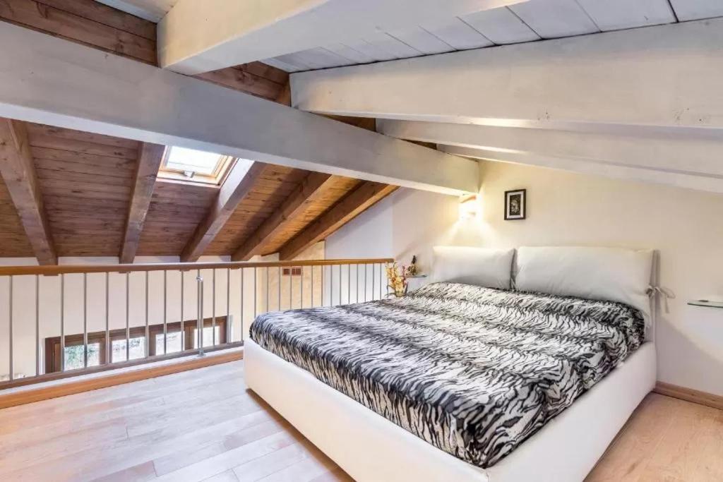 Casa Vacanze Rosalba Ferrara di Monte Baldo Екстер'єр фото