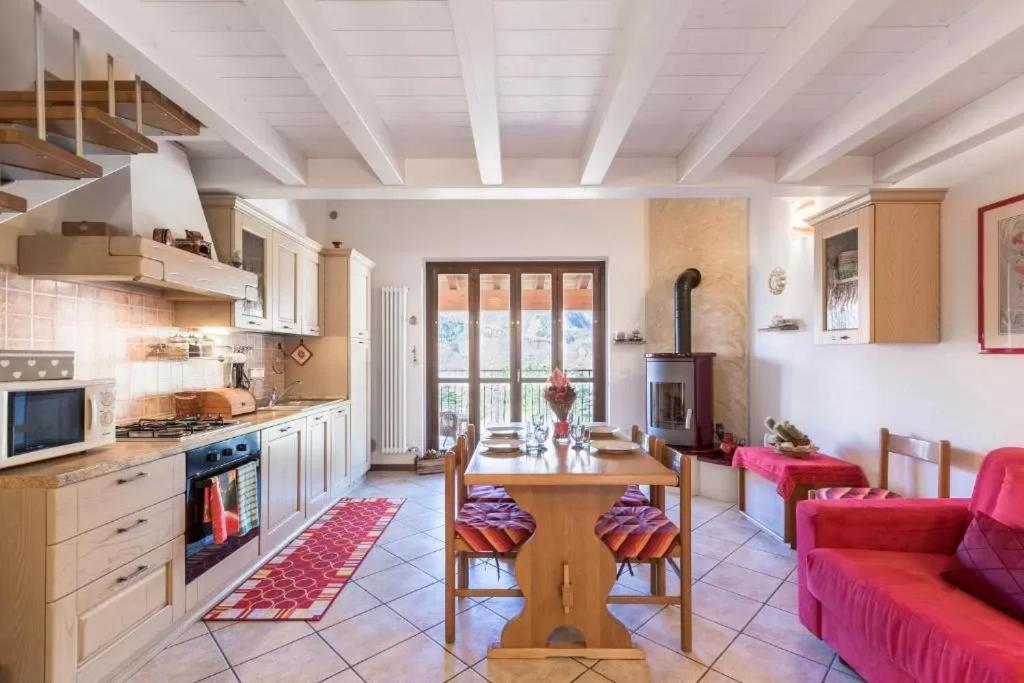 Casa Vacanze Rosalba Ferrara di Monte Baldo Екстер'єр фото