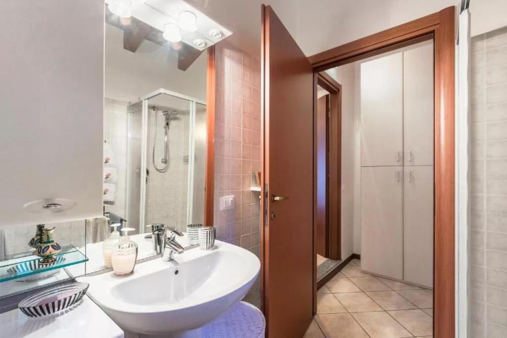 Casa Vacanze Rosalba Ferrara di Monte Baldo Екстер'єр фото