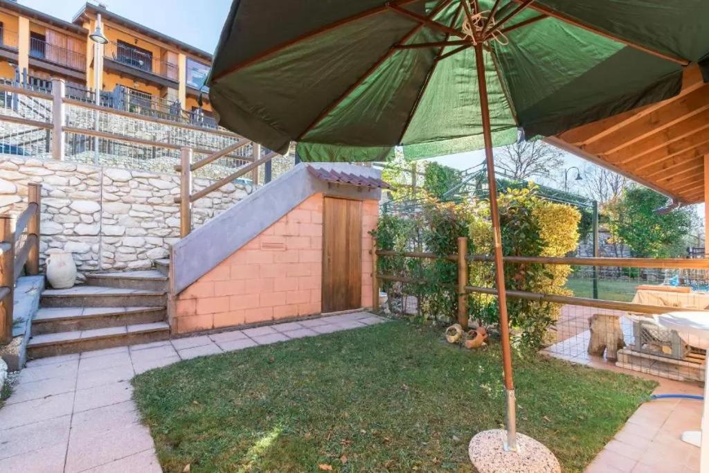 Casa Vacanze Rosalba Ferrara di Monte Baldo Екстер'єр фото