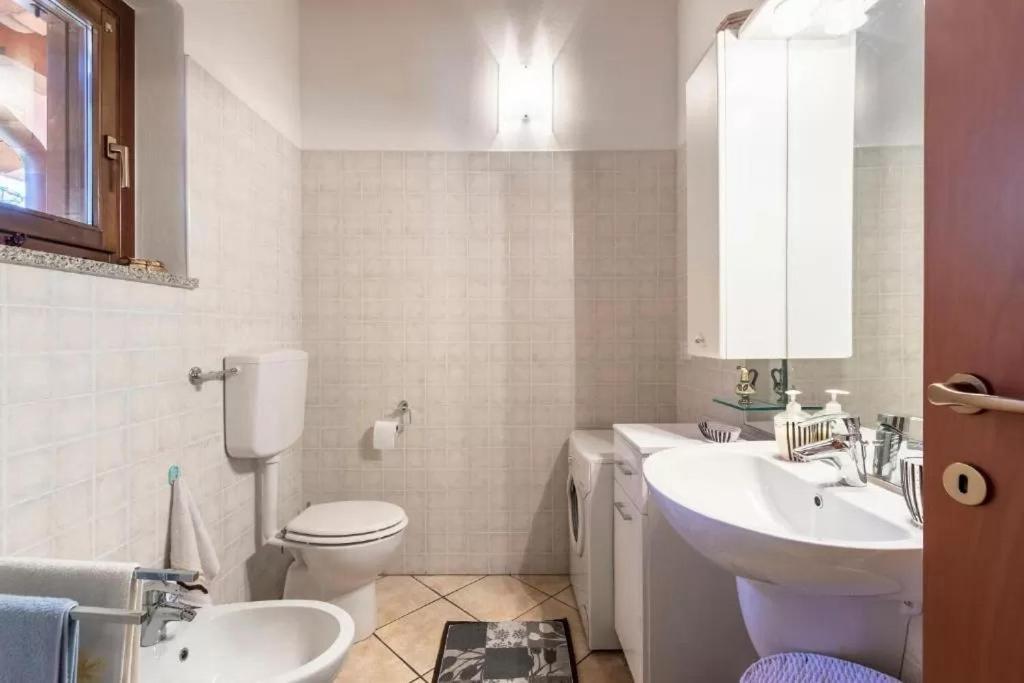 Casa Vacanze Rosalba Ferrara di Monte Baldo Екстер'єр фото