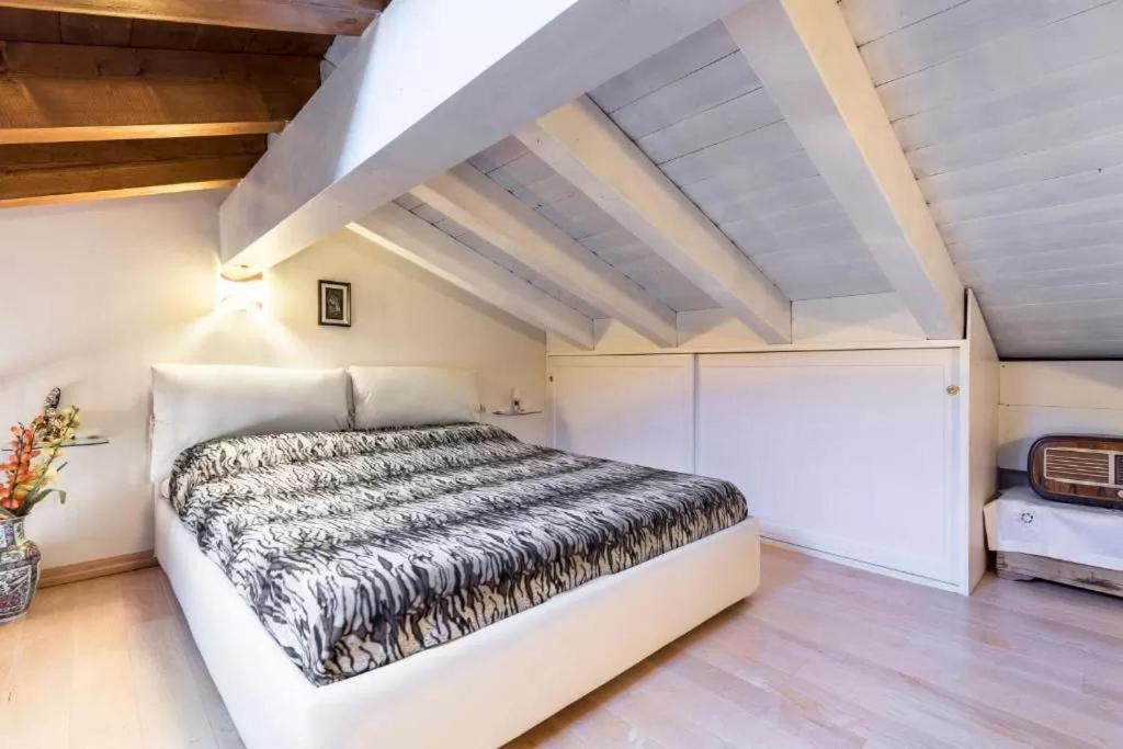 Casa Vacanze Rosalba Ferrara di Monte Baldo Екстер'єр фото