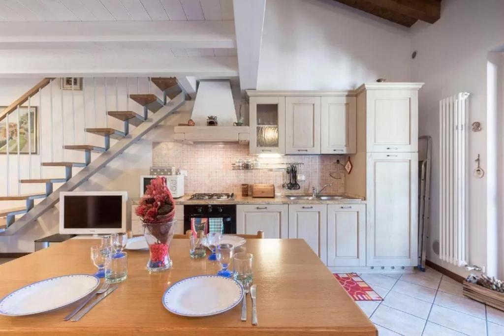 Casa Vacanze Rosalba Ferrara di Monte Baldo Екстер'єр фото